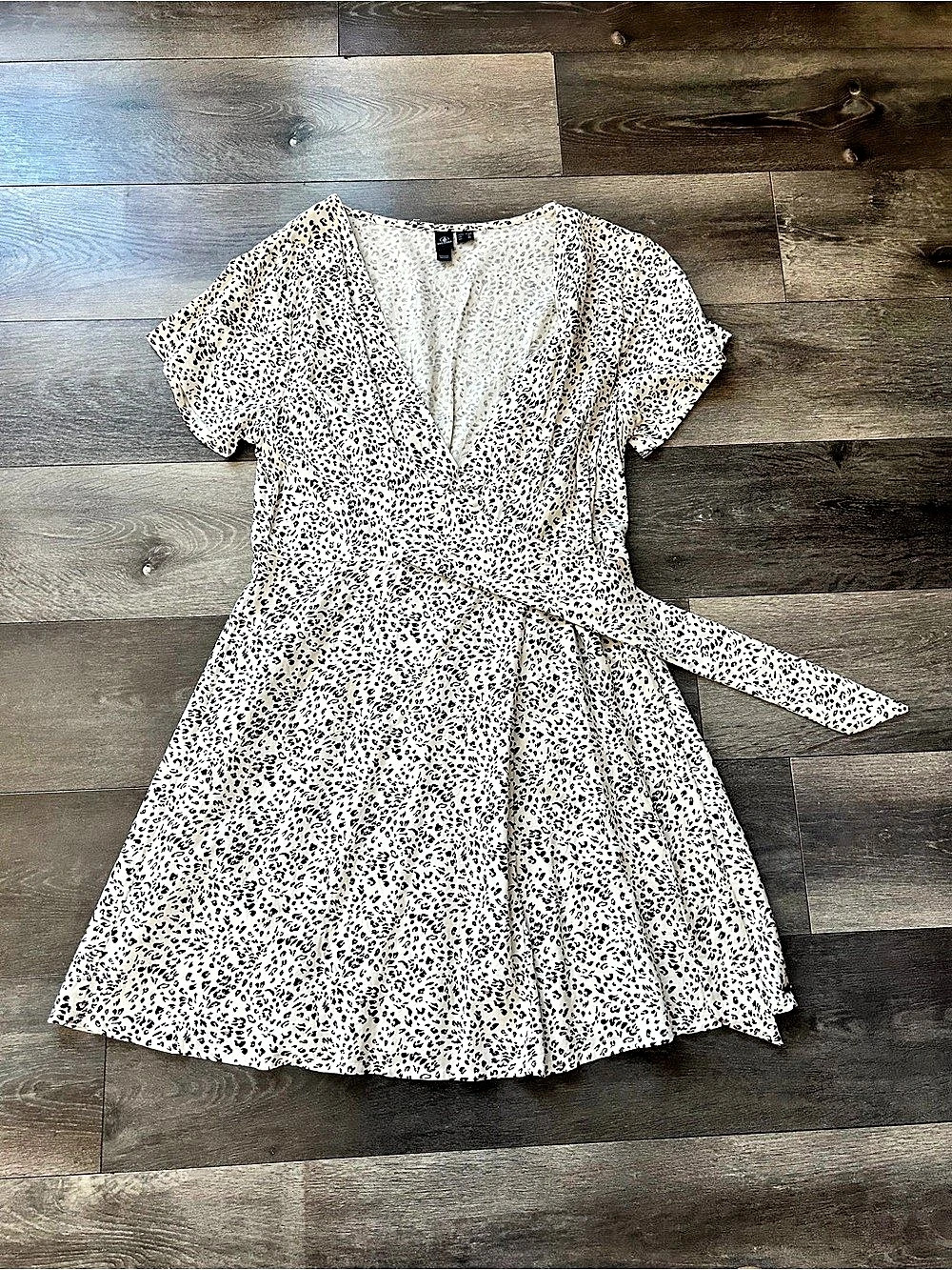 Volcom Wylding Out Dress Animal Print Wrap Mini Dress Medium
